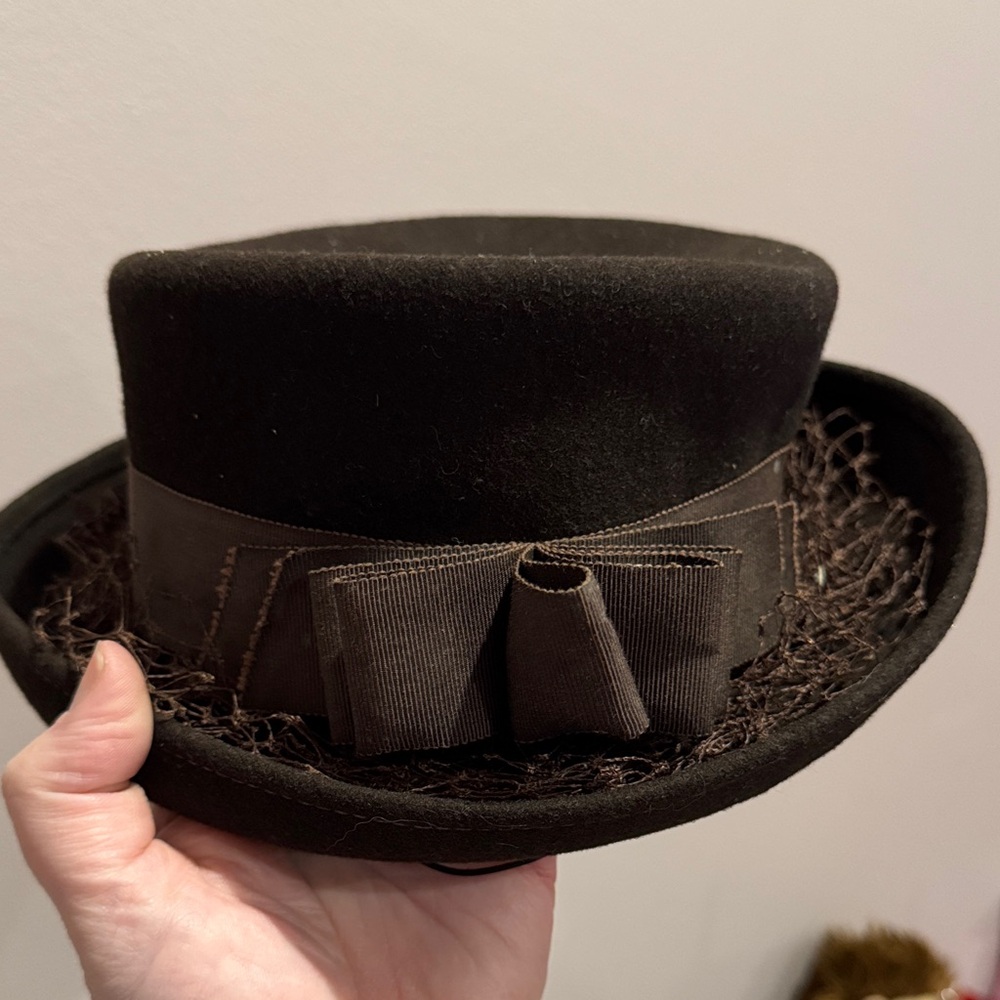 Vintage 1940s Womens Coachman Hat T.S. Martin Co Sioux City Iowa Veil